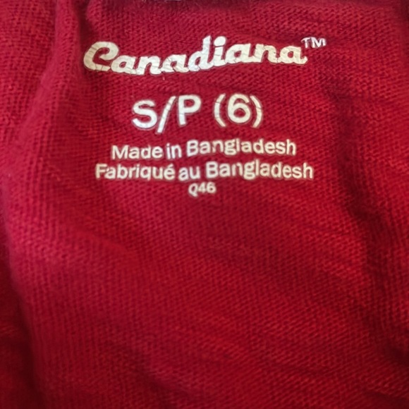 Red maple leaf t-shirt - Picture 4 of 5